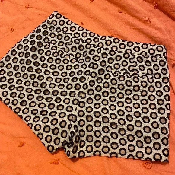 Like new J. Crew shorts with pockets - Picture 4 of 5